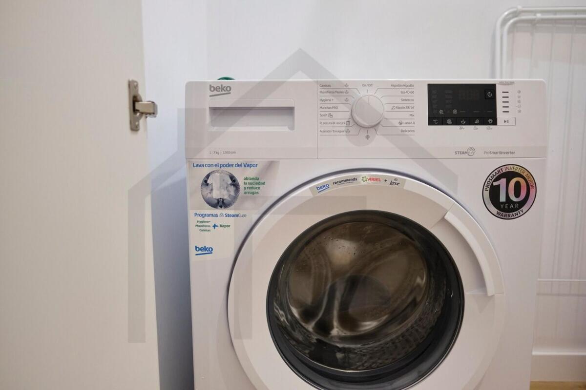 Cervantes - Apartamento A Estrenar Con Parking Gijón Kültér fotó